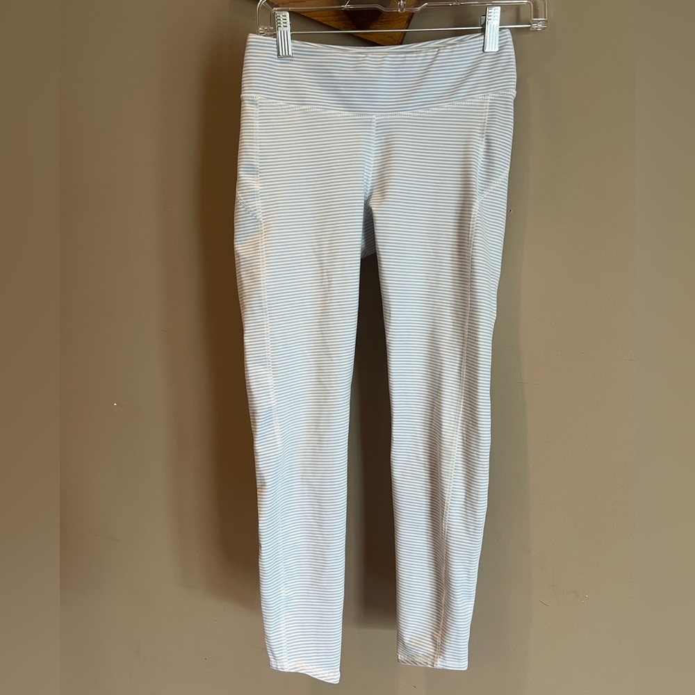 Southern Tide woman’s xs excellent pre owned leggings blue and white stripe